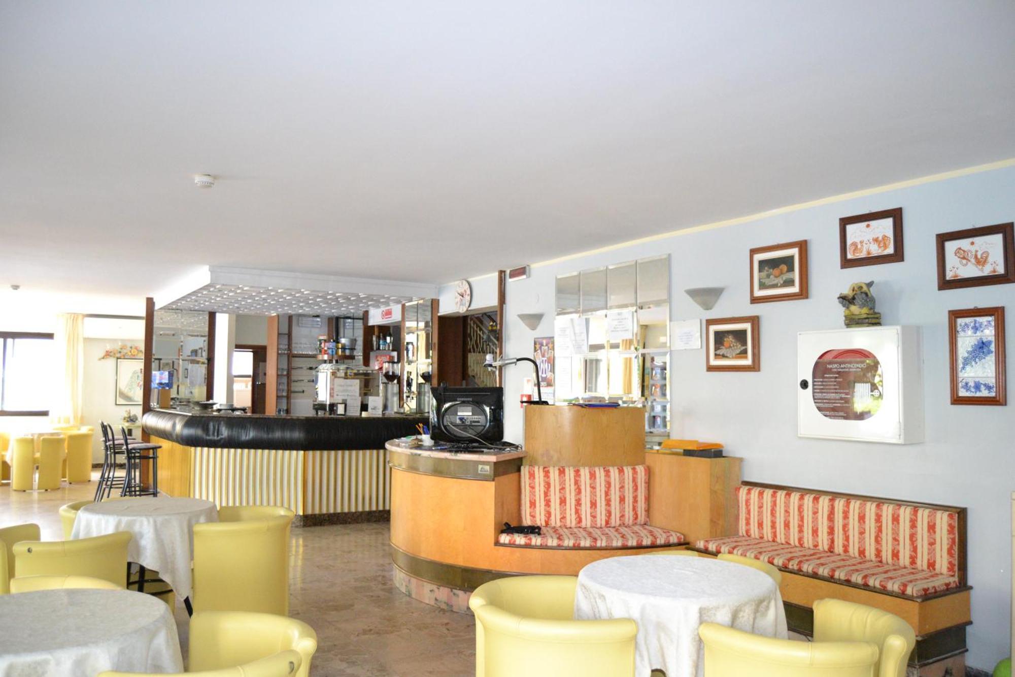 Rosy Hotel